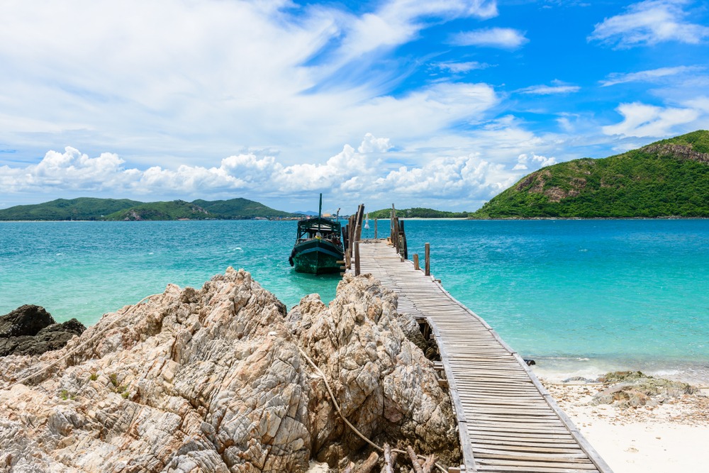 ริมหาดเกาะขาม